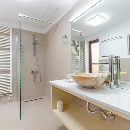 Kaya Charming 2-bedroom * Brašov