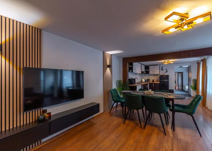 Kaya Charming 2-bedroom Appartamento Braşov